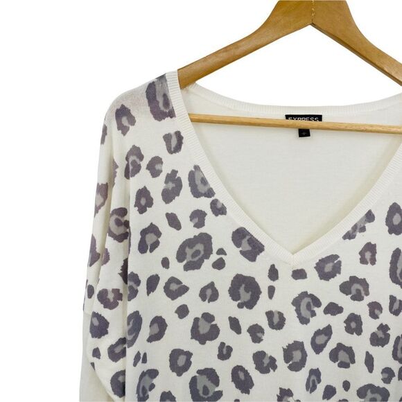 Express snow leopard cream gray print slouchy sweater with zippers size small - Picture 3 of 7